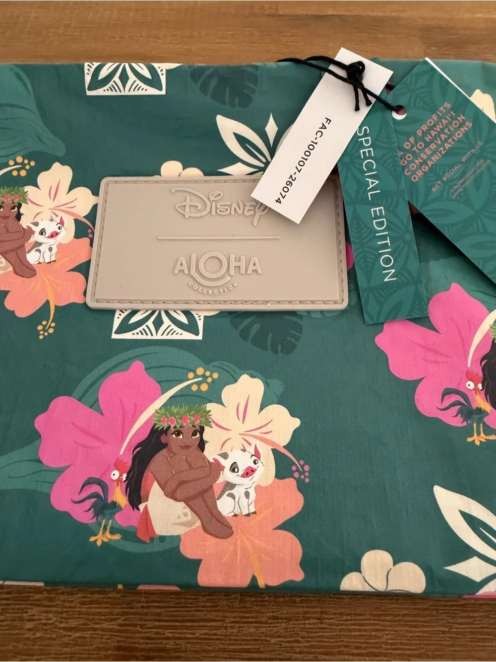 Disney Aloha Splash Proof Special Edition Moana Bag